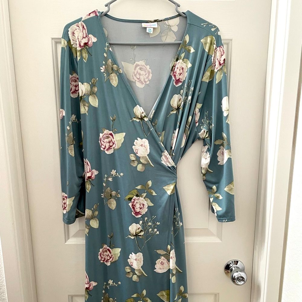 Lularoe wrap dress